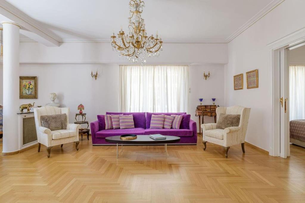 The Avant Garde Athens Luaran gambar